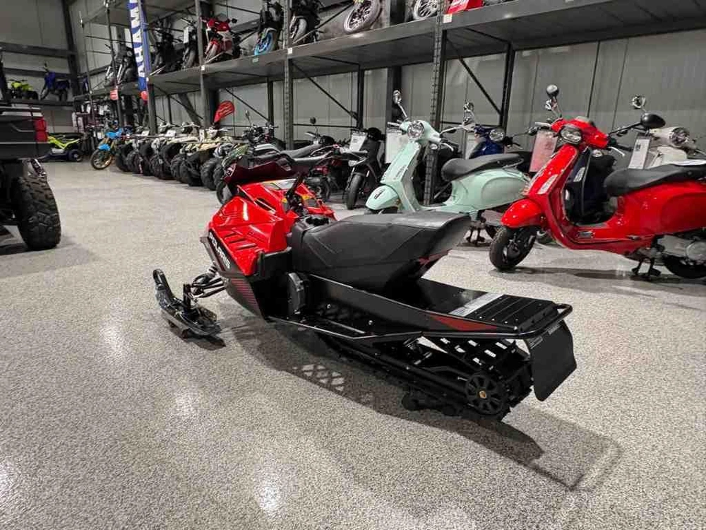 Polaris 200 Indy 2027 alt