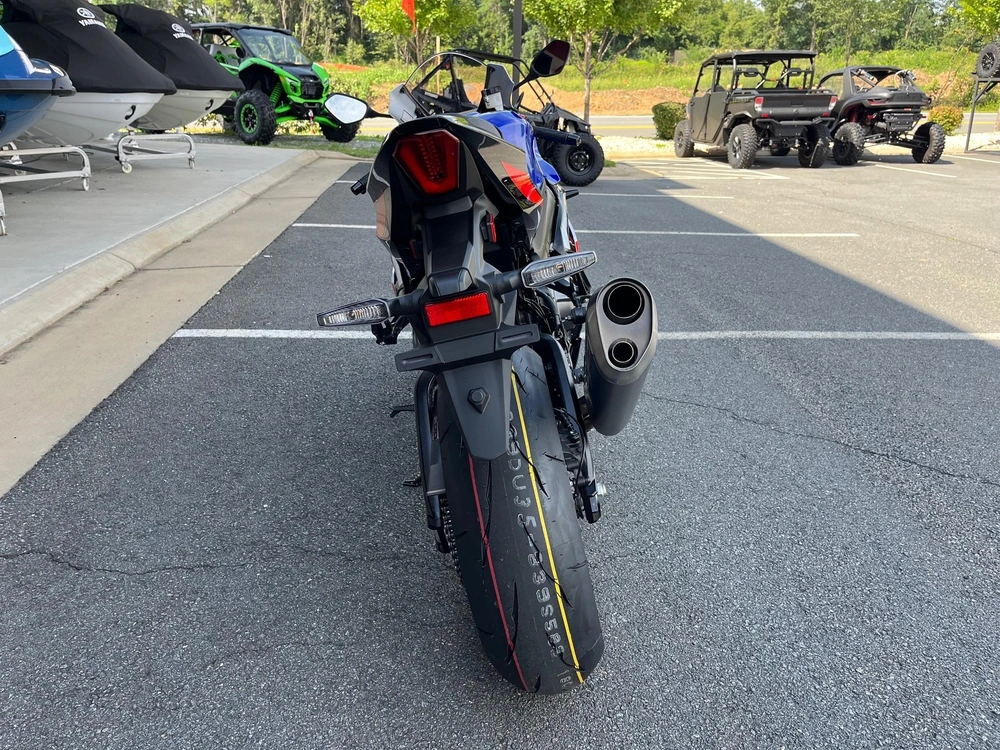2027 Suzuki Gsx-r1000 alt