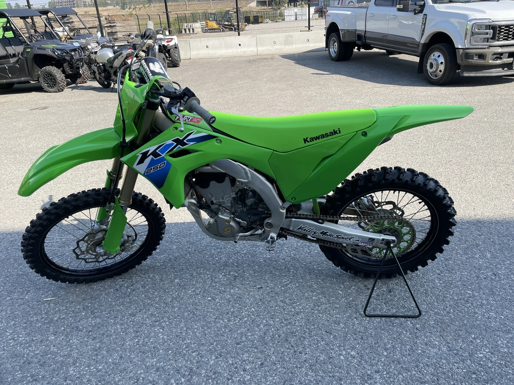 2026 Kawasaki Kx250f alt
