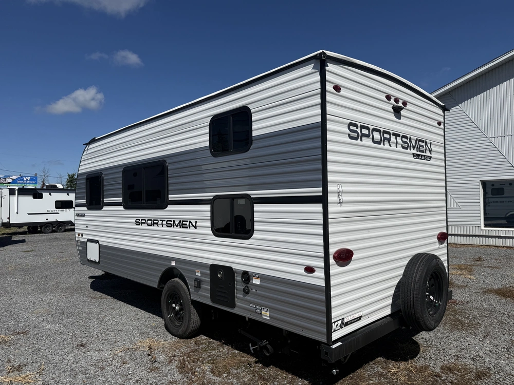 2027 Kz-rv Sportsmen Classic 180bh alt