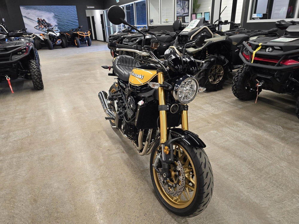 2022 Kawasaki Z900rs-se alt