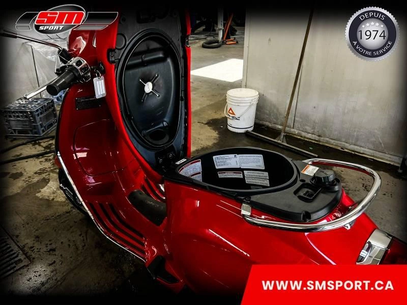 2023 Vespa Primavera 50 Red alt
