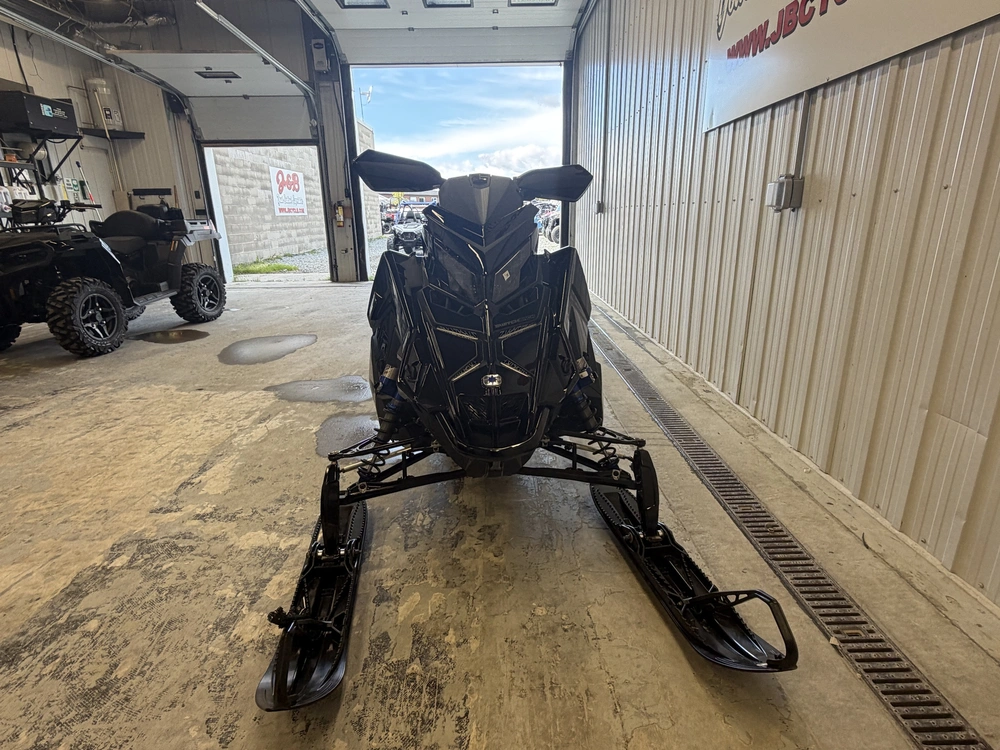 2027 Polaris Boost Sb Aslt Nrw 146 alt