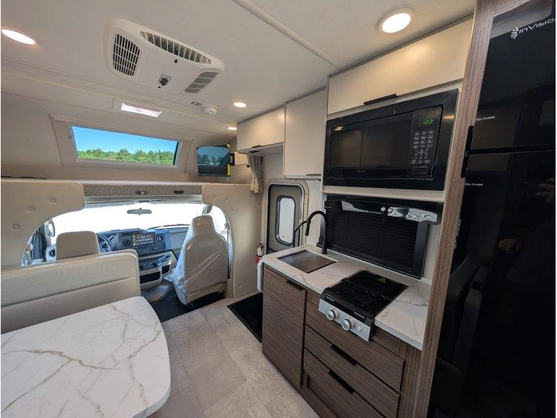 Thor Motor Coach Echelon Lc21 2027 alt