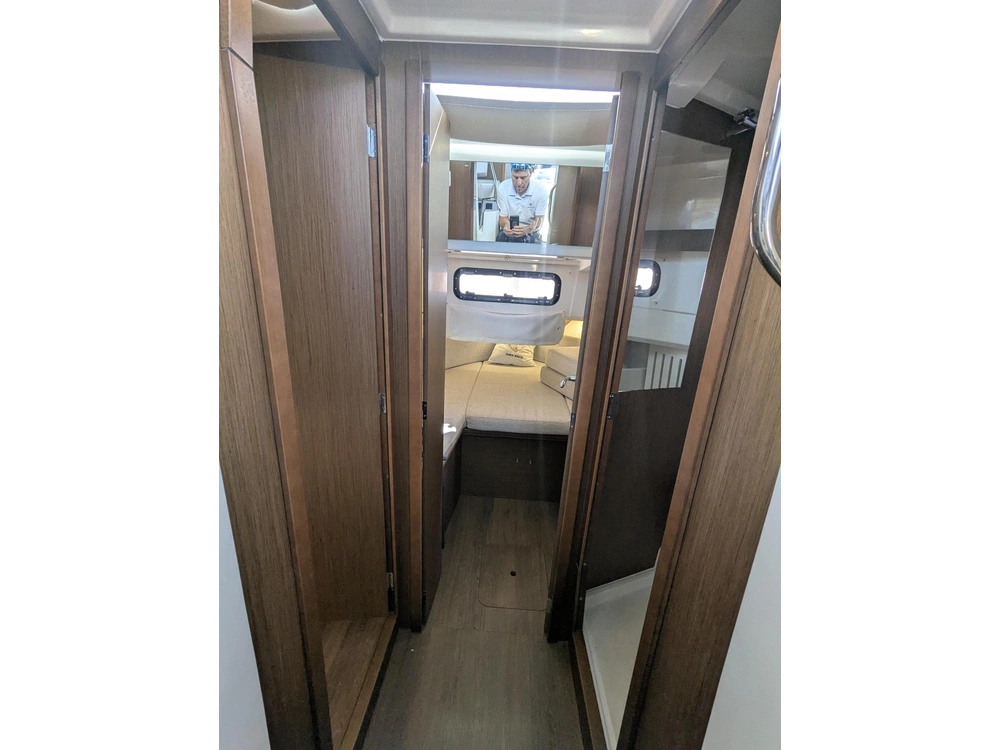 2023 Jeanneau Nc 895 Sport alt