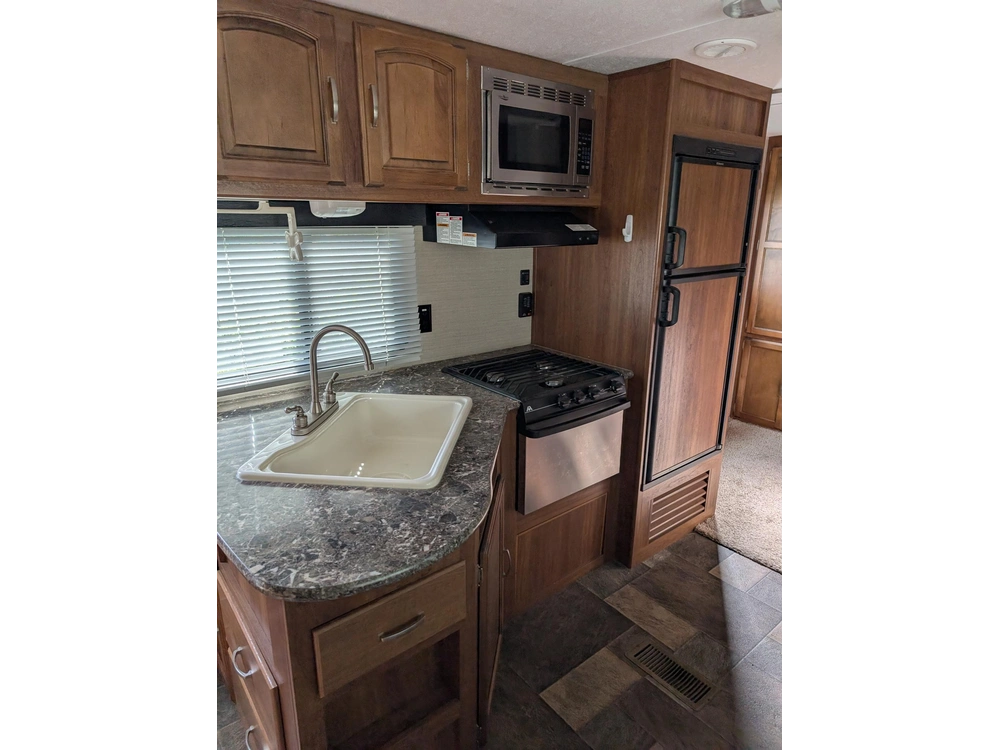 Keystone Rv Springdale 2400bh 2016 alt