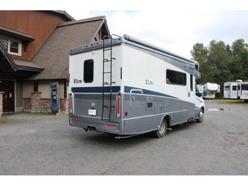 Winnebago View 24d 2021 alt