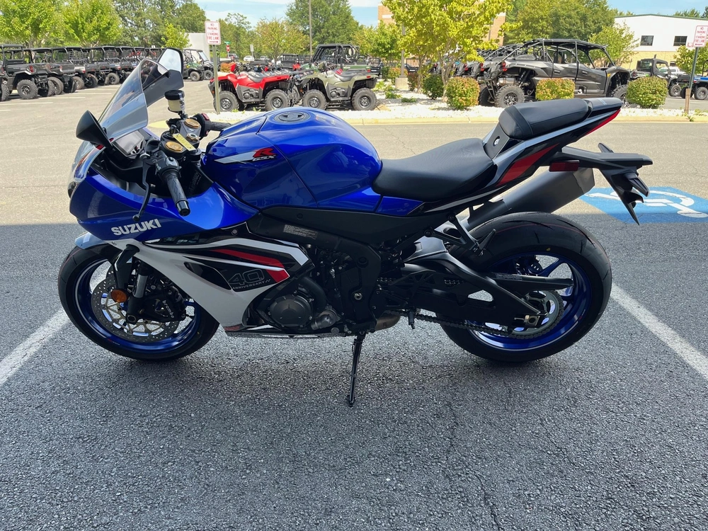 2027 Suzuki Gsx-r1000 alt