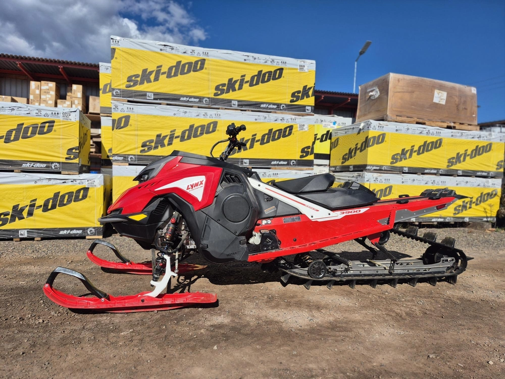 2023 Lynx Shredder Re 850 3900 E-tec Turbo R alt