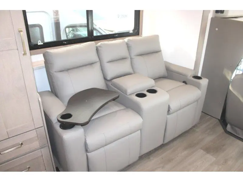 Entegra Coach Odyssey 24B 2027