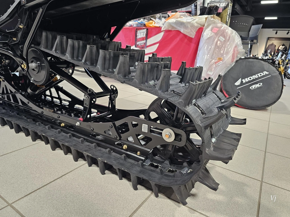 2027 Arctic Cat M 858 Sno Pro 154 2.6 G8 Display alt