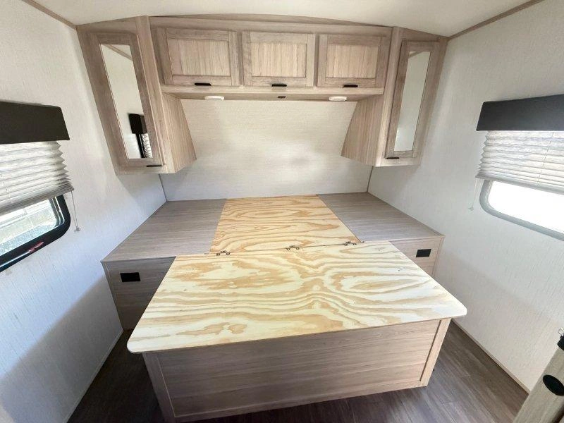 2022 Cruiser Rv Shadow Cruiser 239rbs