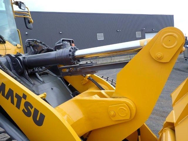 Komatsu Wa270-8 2020