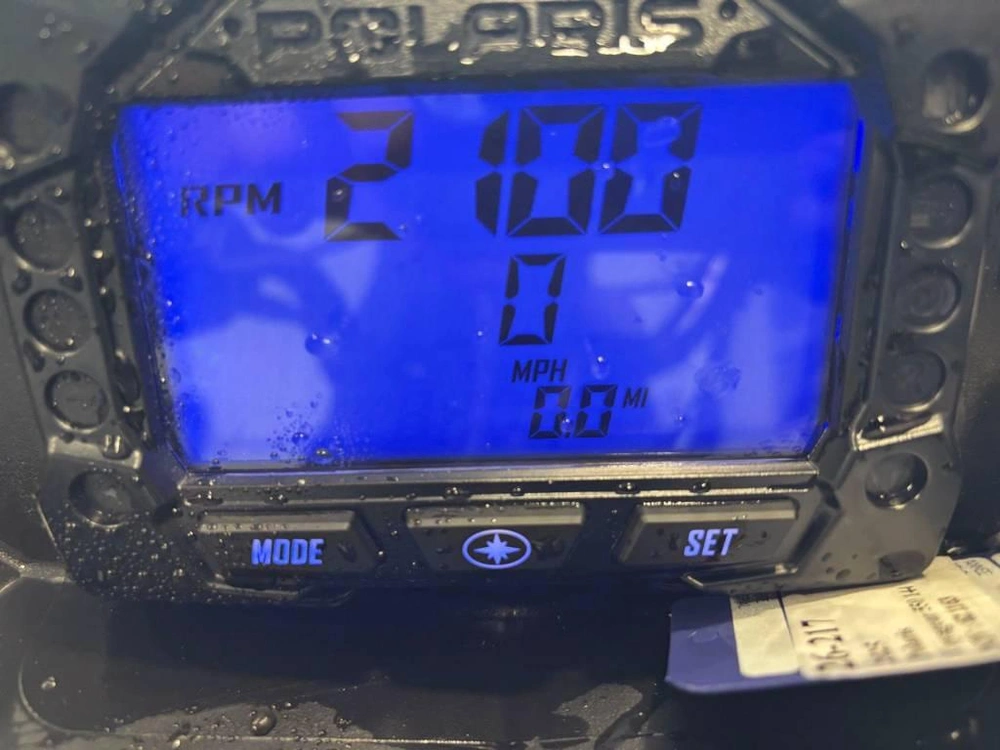 Polaris 550 Voyageur 144 2025 alt