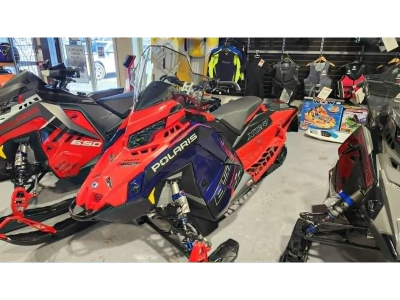 2025 Polaris INDY 650 XCR 128" 7s Display