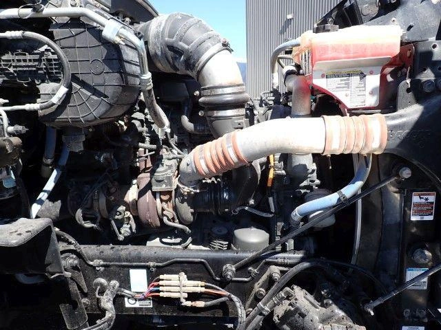 Peterbilt 567 2024