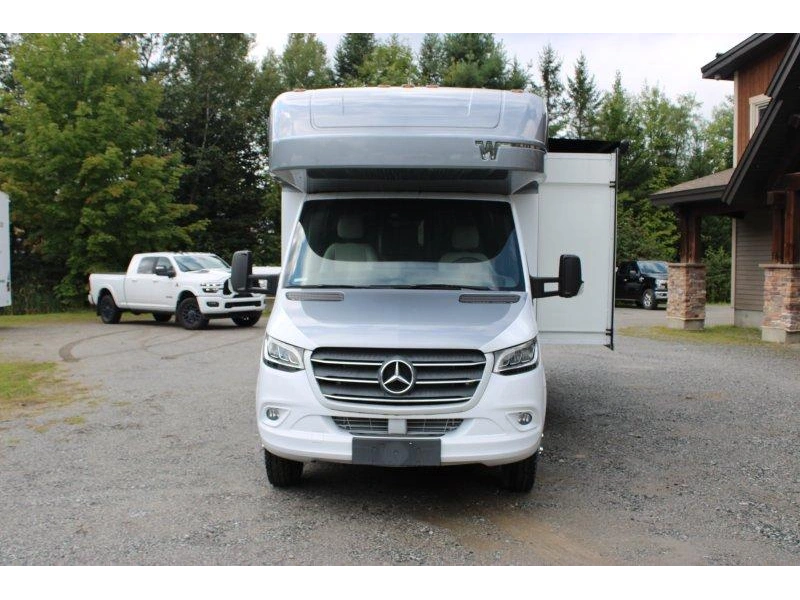 Winnebago View 24d 2021 alt