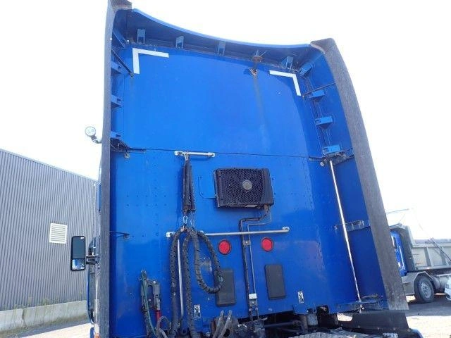 Kenworth T680 2021