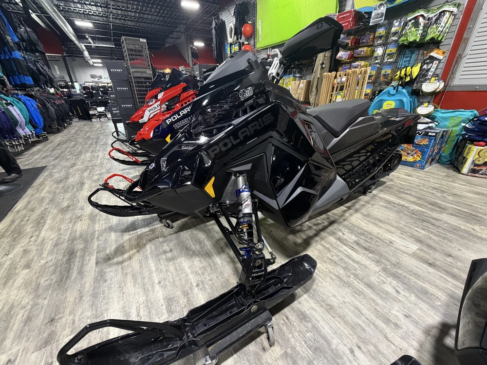 2027 Polaris 9r Sb Assault 146 alt