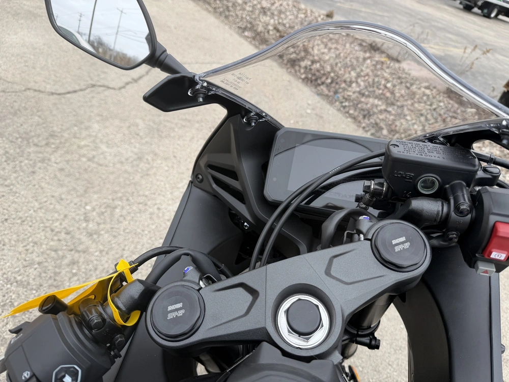 2026 Honda Cbr650r E-clutch alt