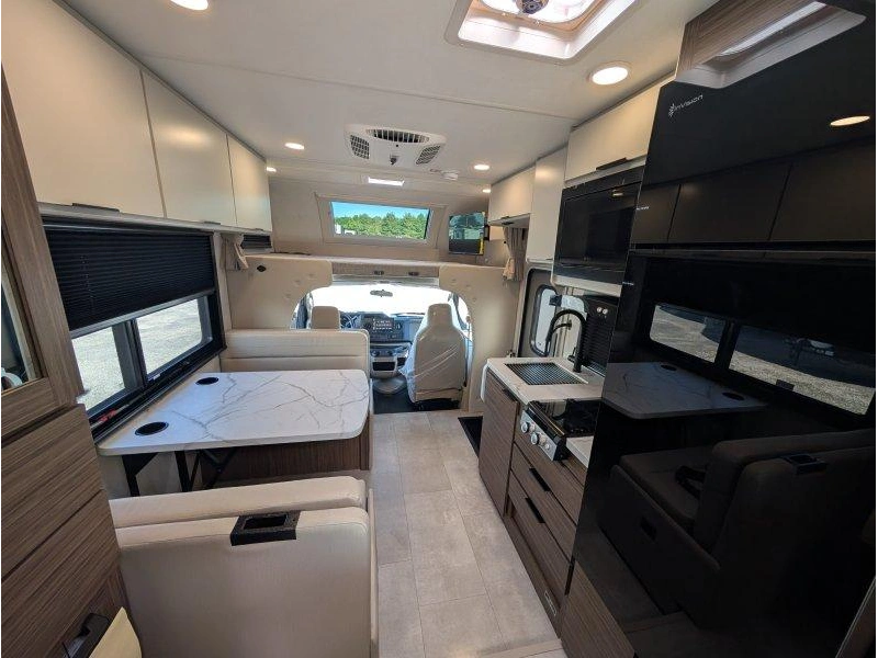 Thor Motor Coach Echelon Lc21 2027 alt