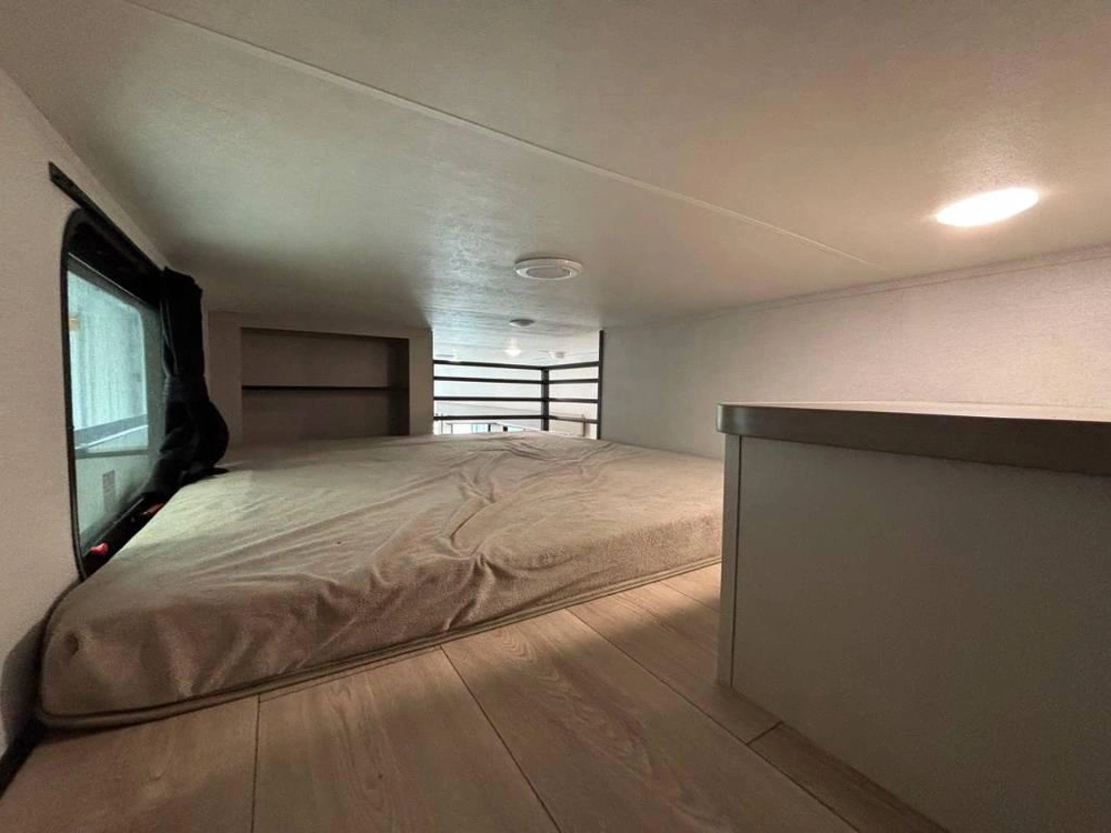 Jayco Jay Flight Bungalow 401loft 2027 alt