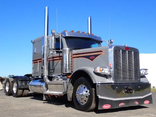 Peterbilt 589 2025