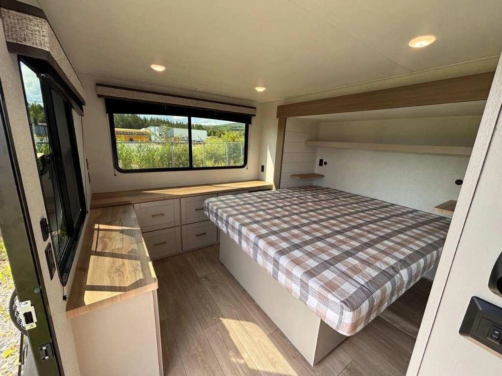 Jayco Jay Flight Bungalow 401loft 2027 alt
