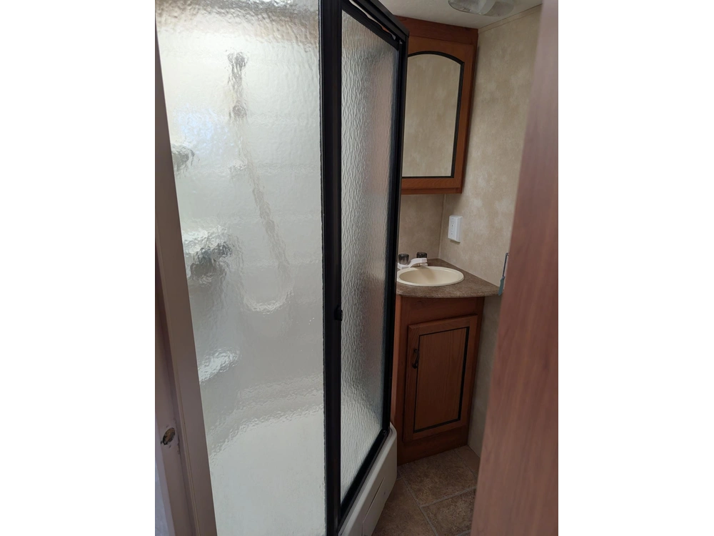 Coachmen Freedom Express 295rl 2012 alt