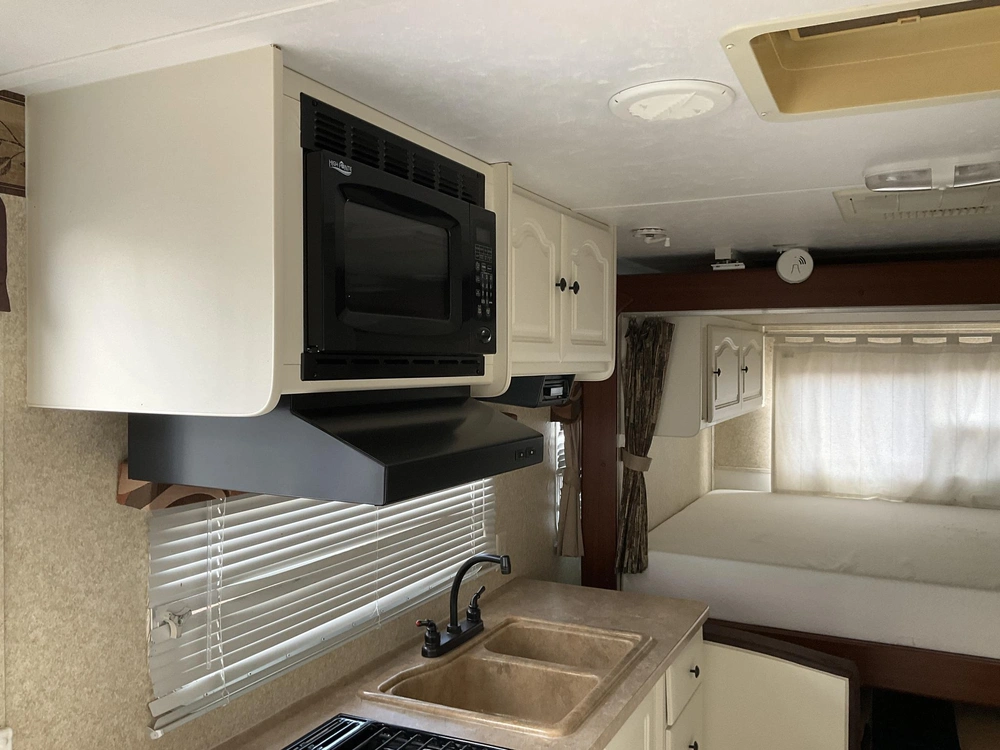 2008 Keystone Rv Outback 23krs alt