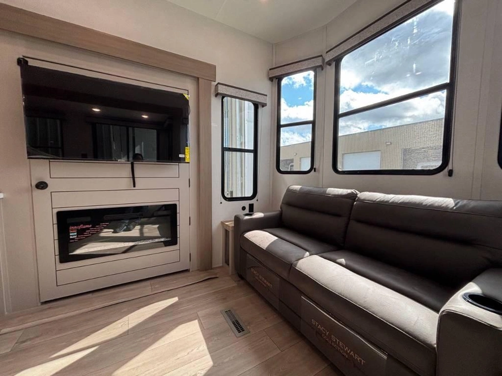 Jayco Jay Flight Bungalow 401loft 2027 alt