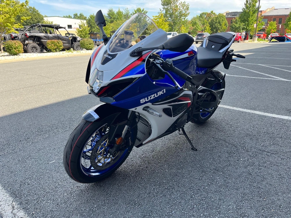 2027 Suzuki Gsx-r1000 alt