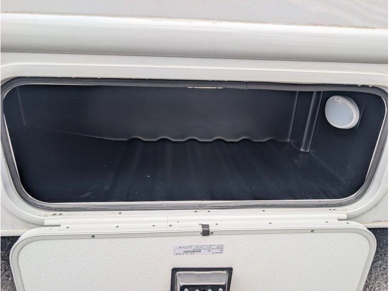 Thor Motor Coach Echelon Lc21 2027 alt