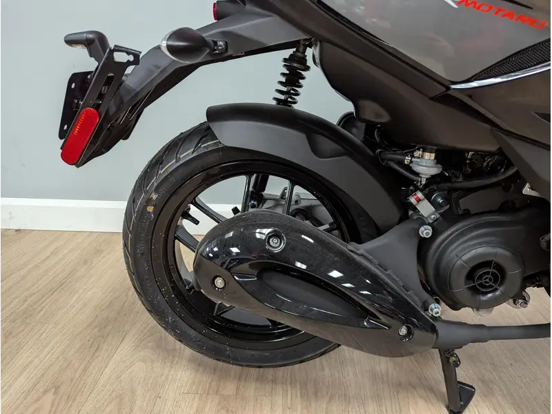 2027 APRILIA SR 50 MT 4T