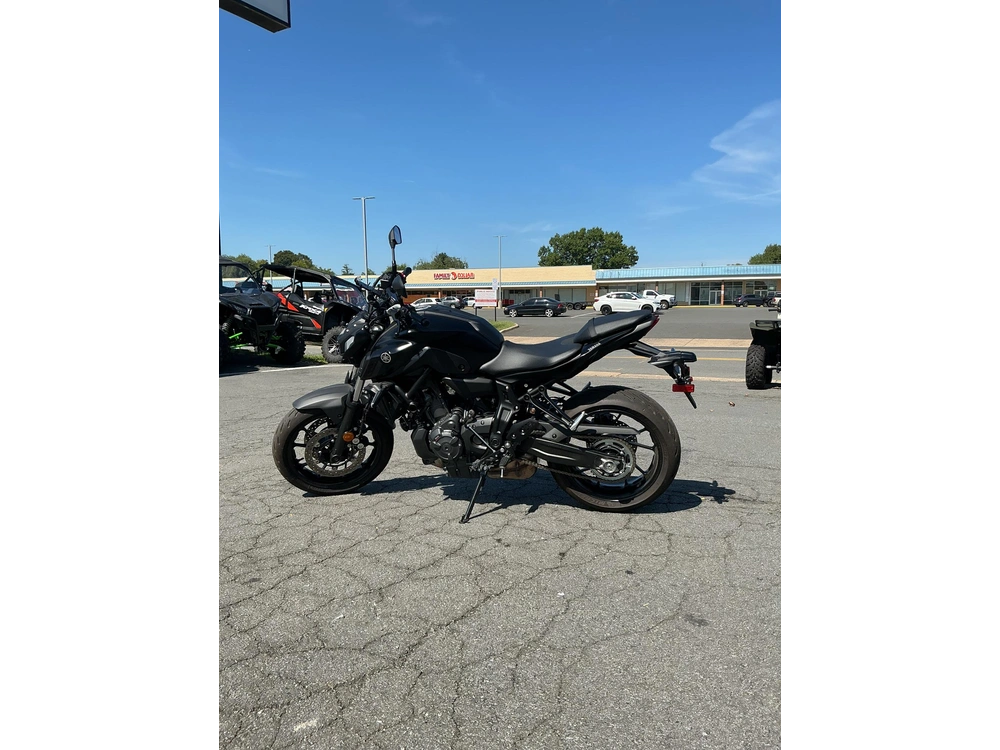 2022 Yamaha Mt-07 alt