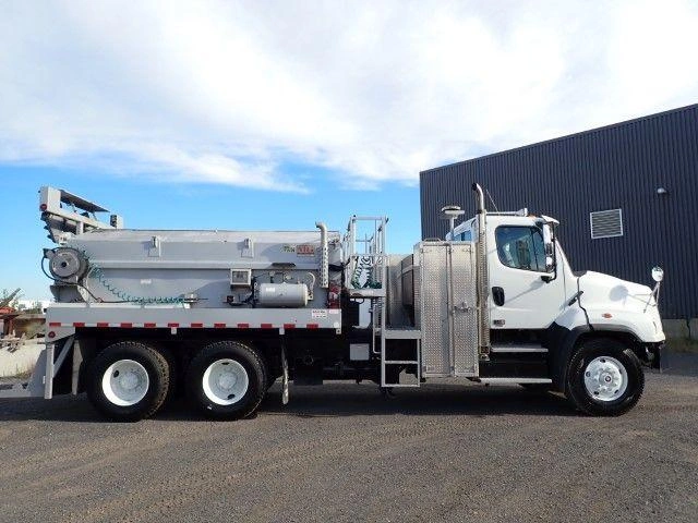 Freightliner 114sd 2013