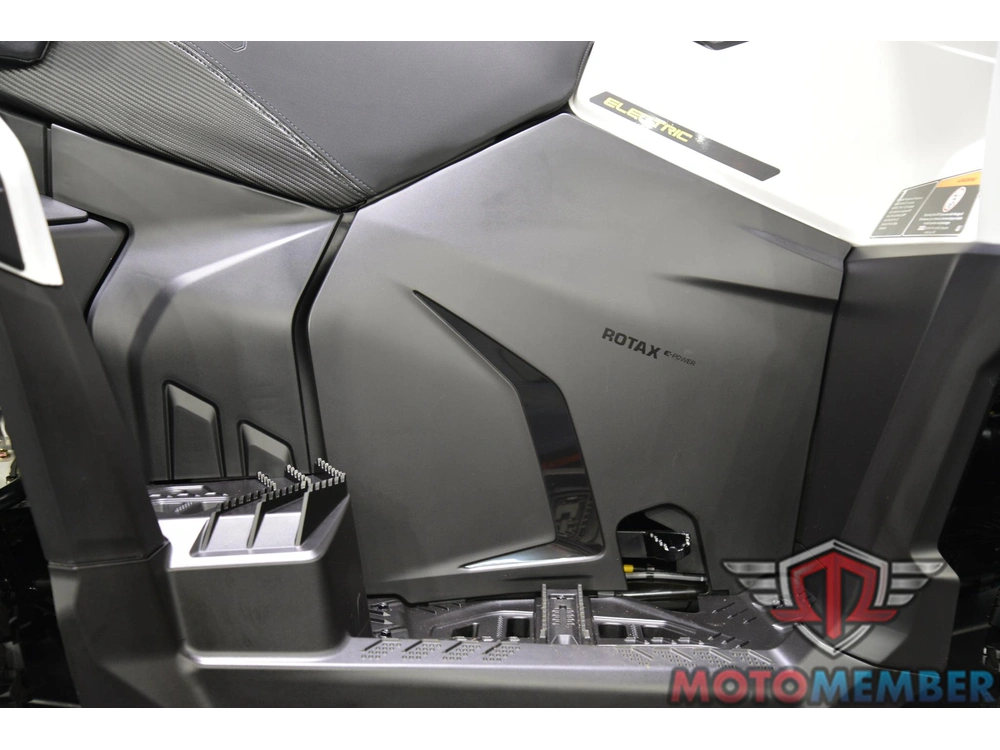 2026 Can-am Outlander Electric Max