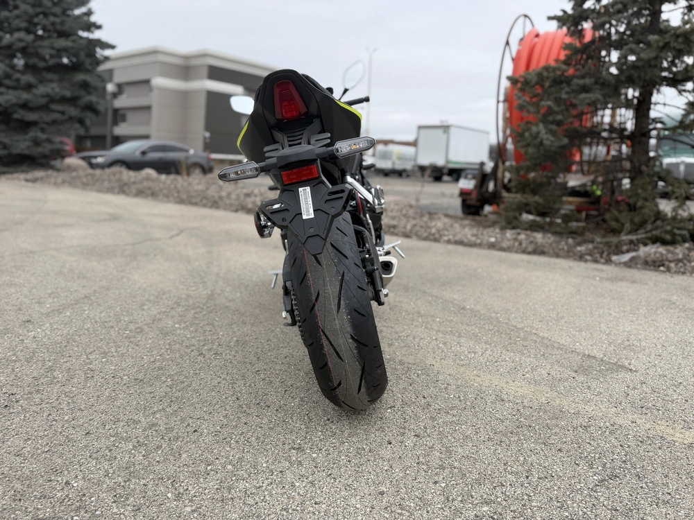 2026 Honda Cbr650r E-clutch alt