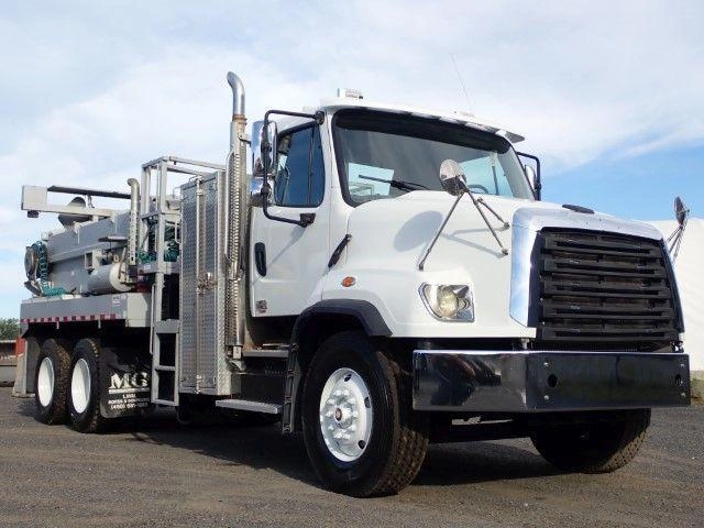 Freightliner 114sd 2013