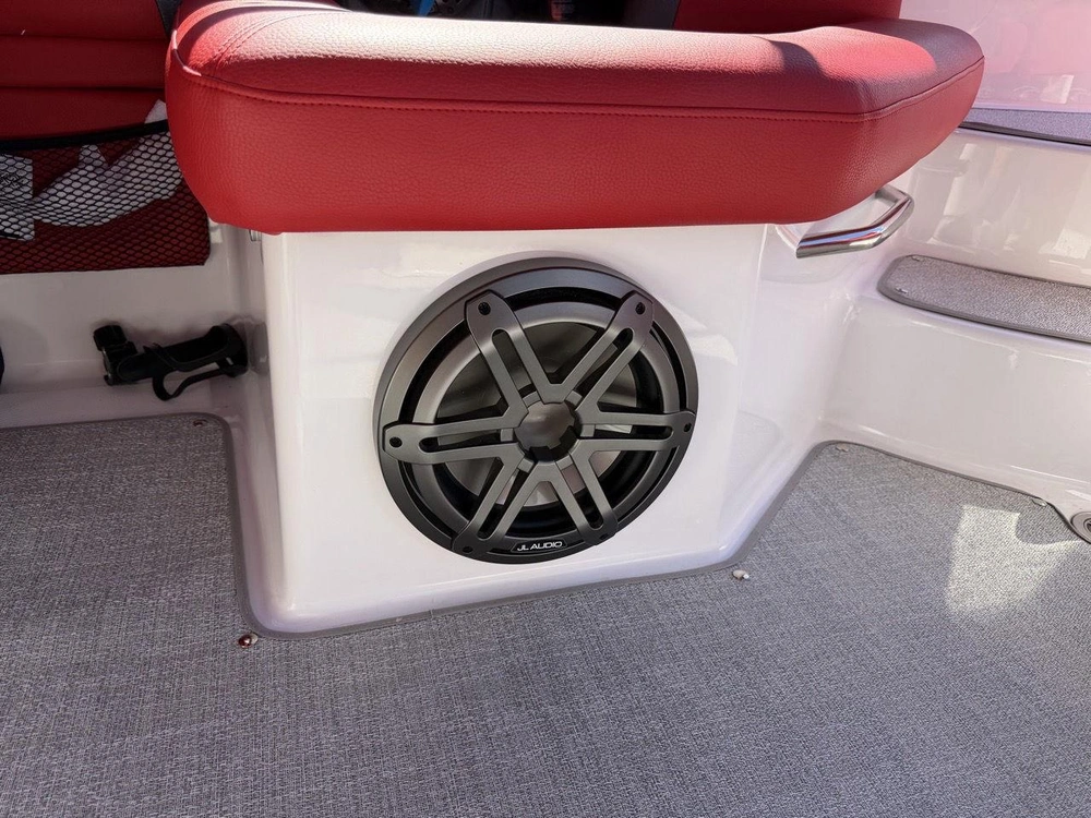 Four Winns Fg Hd3 Std Io Seating M6.2l 300b 2026 alt
