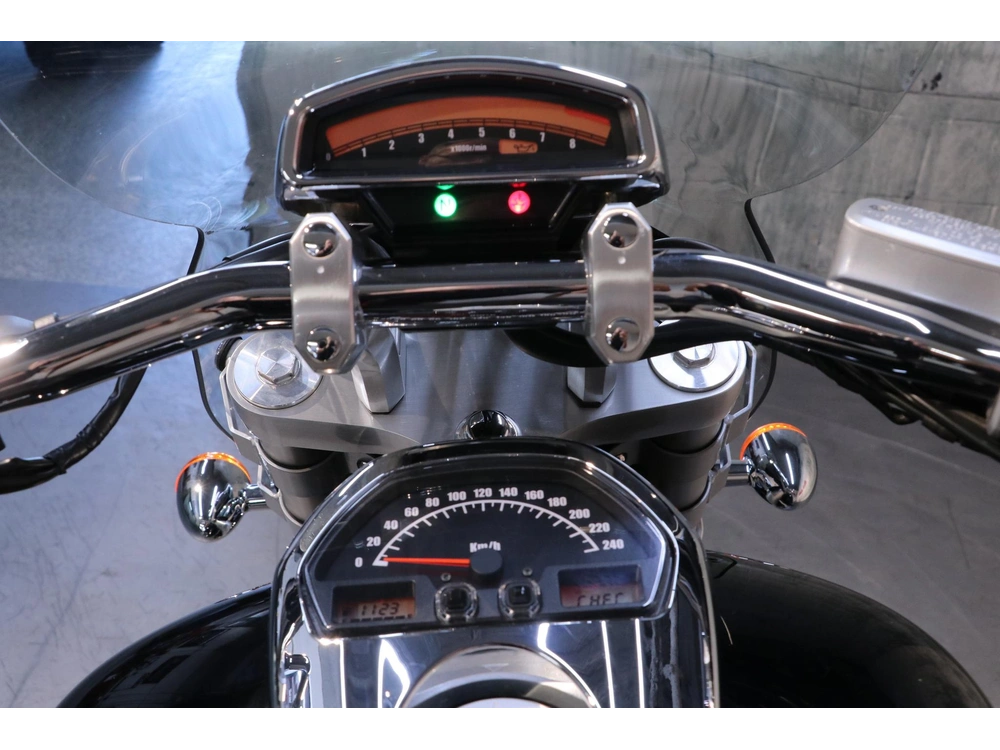 2009 Suzuki Boulevard M109r alt