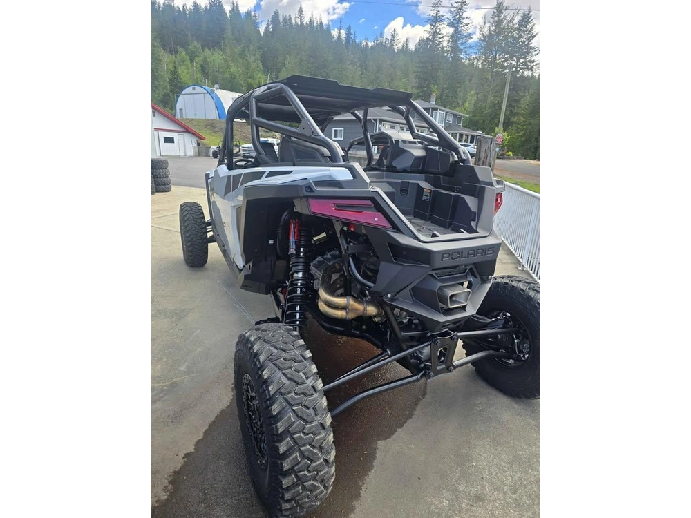 2026 Polaris Rzr Pro R 4 Ultimate Ghost White Metallic alt