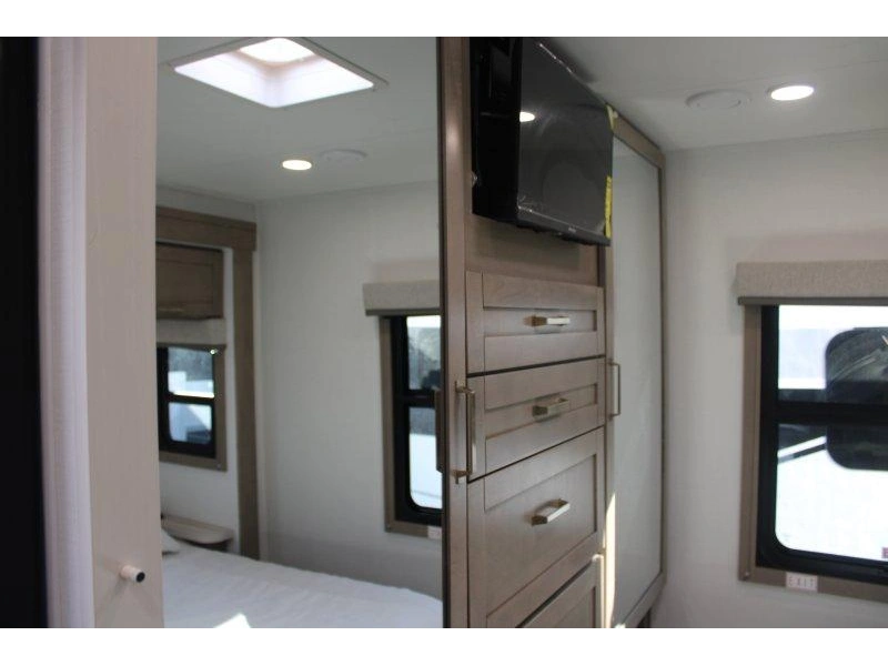 Entegra Coach Odyssey 29v 2027 alt