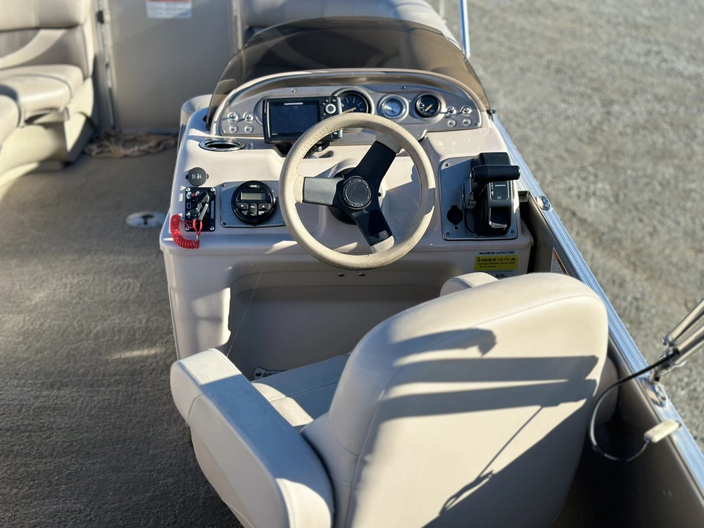 Sylvan Mirage 820 2015 alt