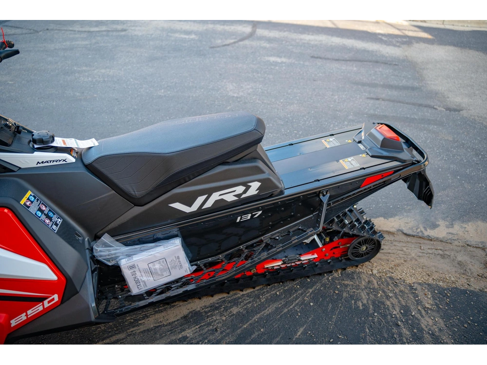 2027 Polaris 850 Indy Vr1 137 alt