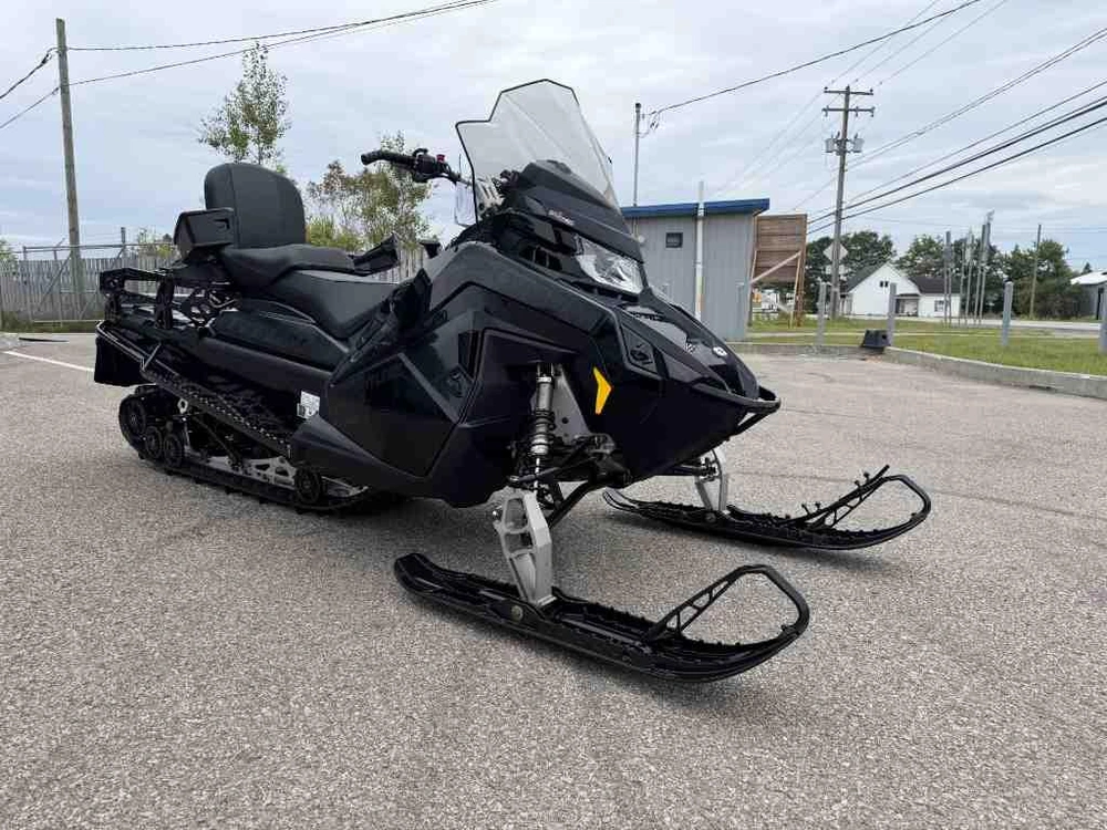Polaris Titan S4 Adv 2024 alt