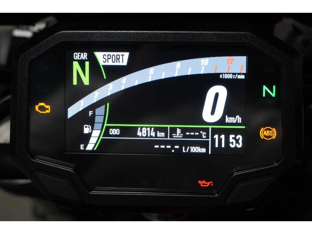 Kawasaki Z900 2022 alt
