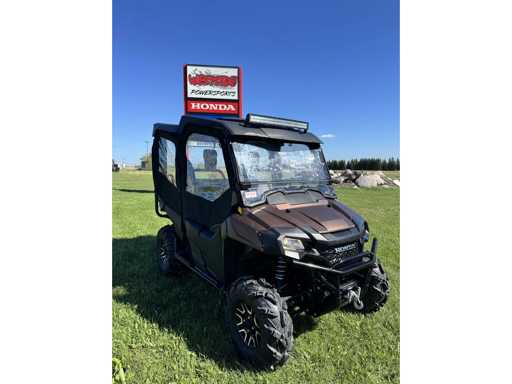 2022 Honda Sxs700m4d alt