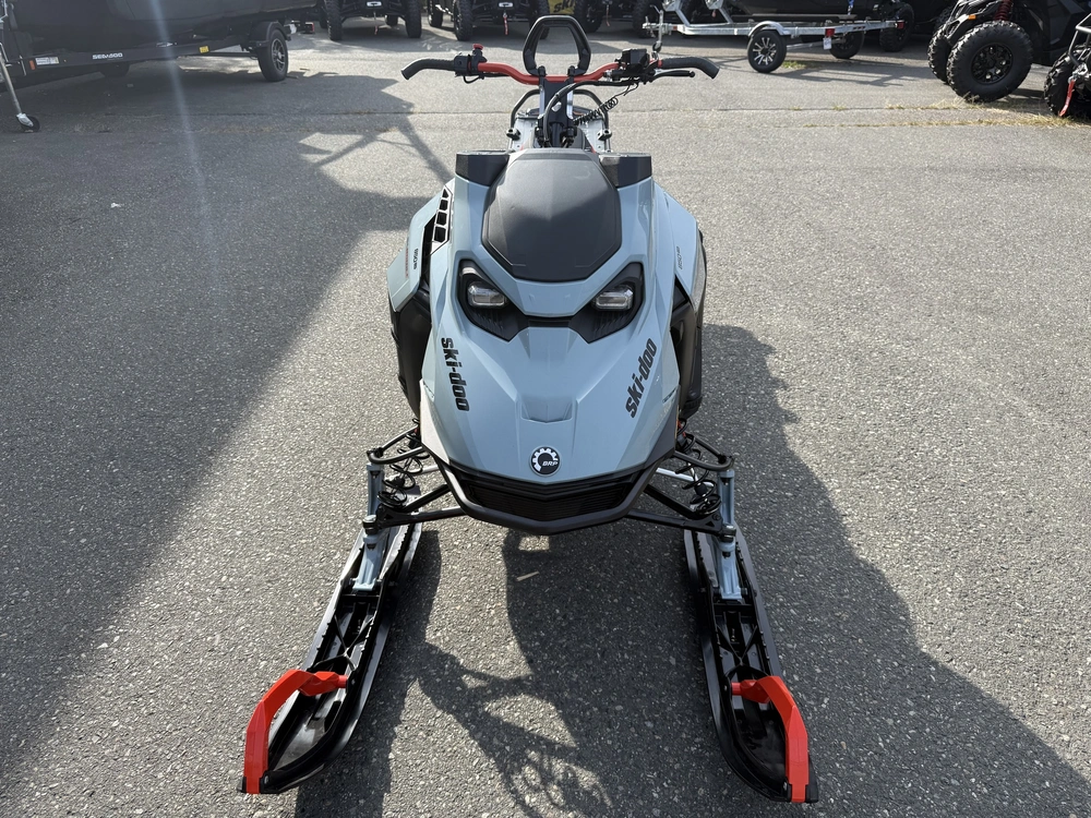 2027 Ski-doo Summit Edge 165 850 E-tec Powdermax X-light 3.0' Shot alt