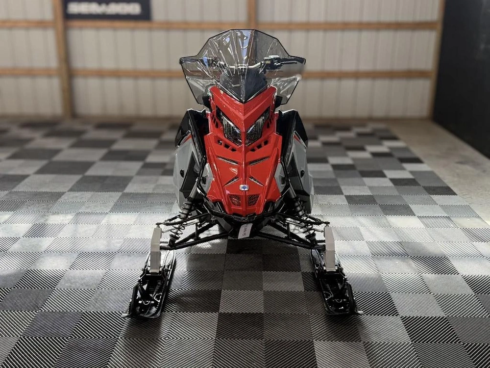 2025 Polaris 650 Voyageur 146 1.6 Cobra Track